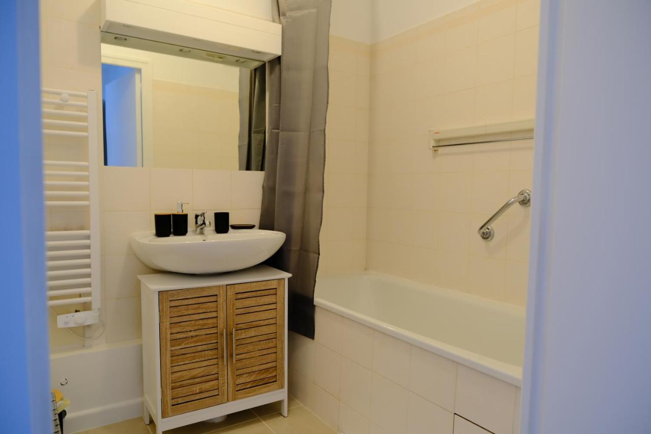 Calypso- Grand T3 70 M2 - Arrivee Autonome - Parking Prive Gratuit Apartment Melun Luaran gambar