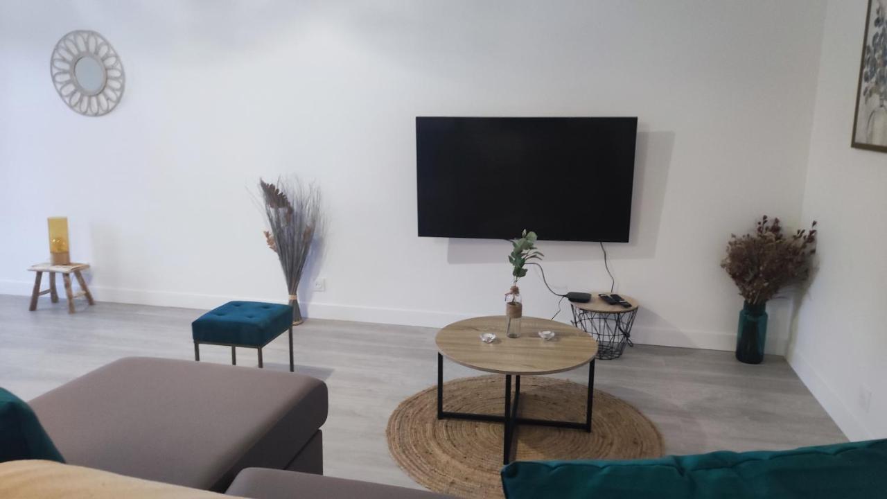 Calypso- Grand T3 70 M2 - Arrivee Autonome - Parking Prive Gratuit Apartment Melun Luaran gambar