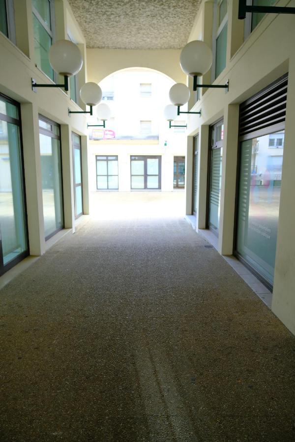 Calypso- Grand T3 70 M2 - Arrivee Autonome - Parking Prive Gratuit Apartment Melun Luaran gambar